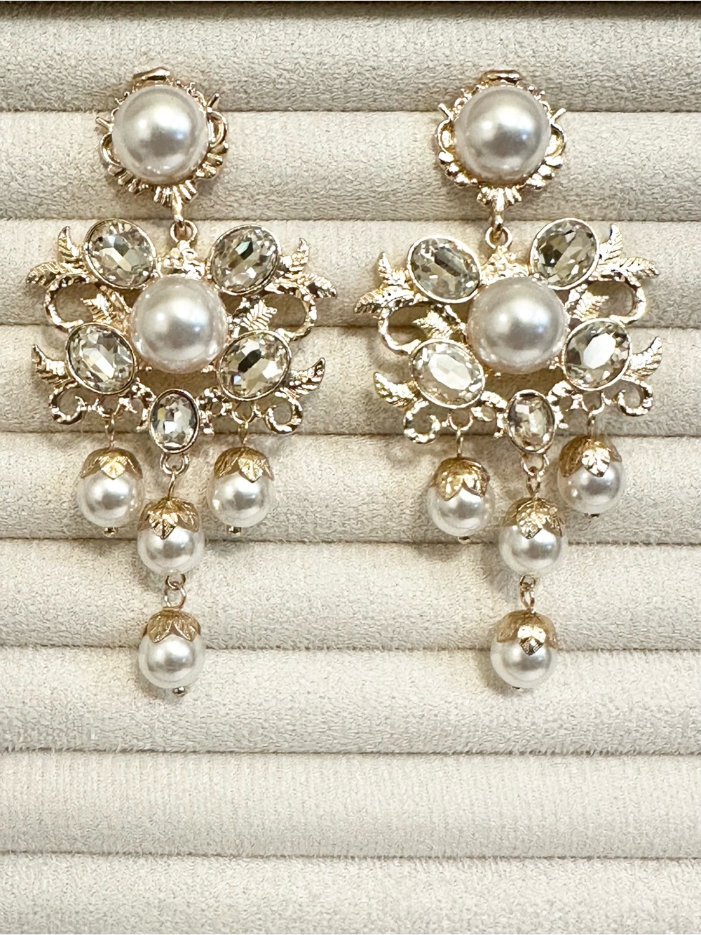 Fashion Jewelry Gold and White Pearl Chandelier Earrings - Women Jewelry